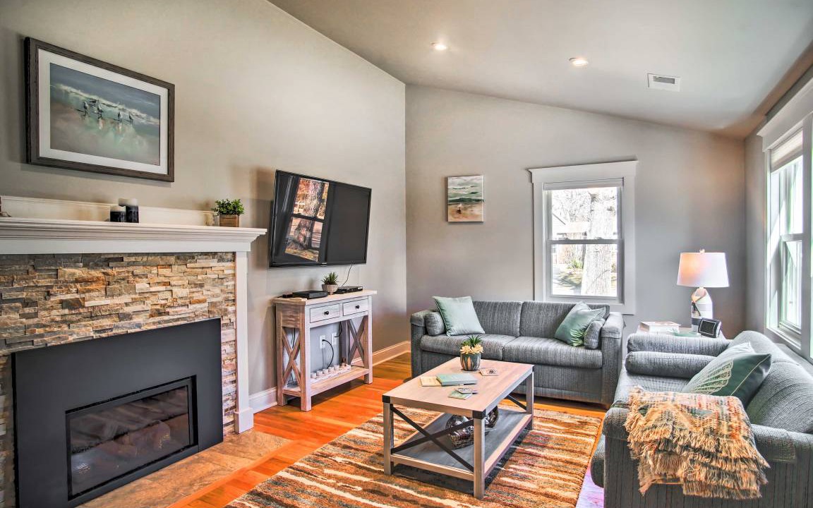 Photo of Livingroom in Buzzards Bay