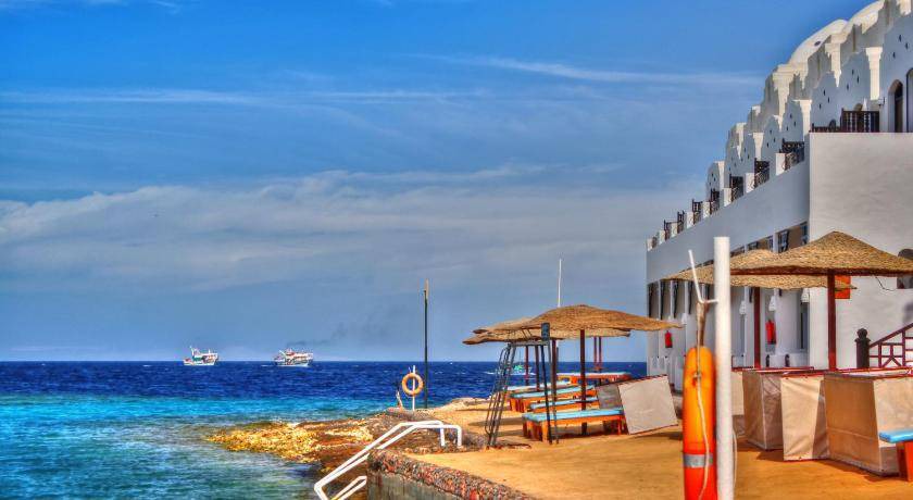 Photo of Others in Corniche Road-Dahar