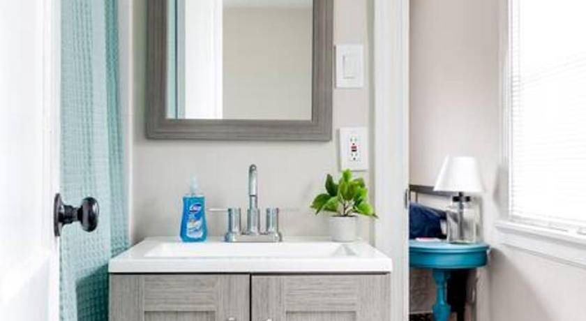 Photo of Bathroom in Mosby