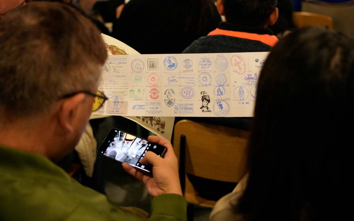 Photo of Human In Picture in Jinjiang