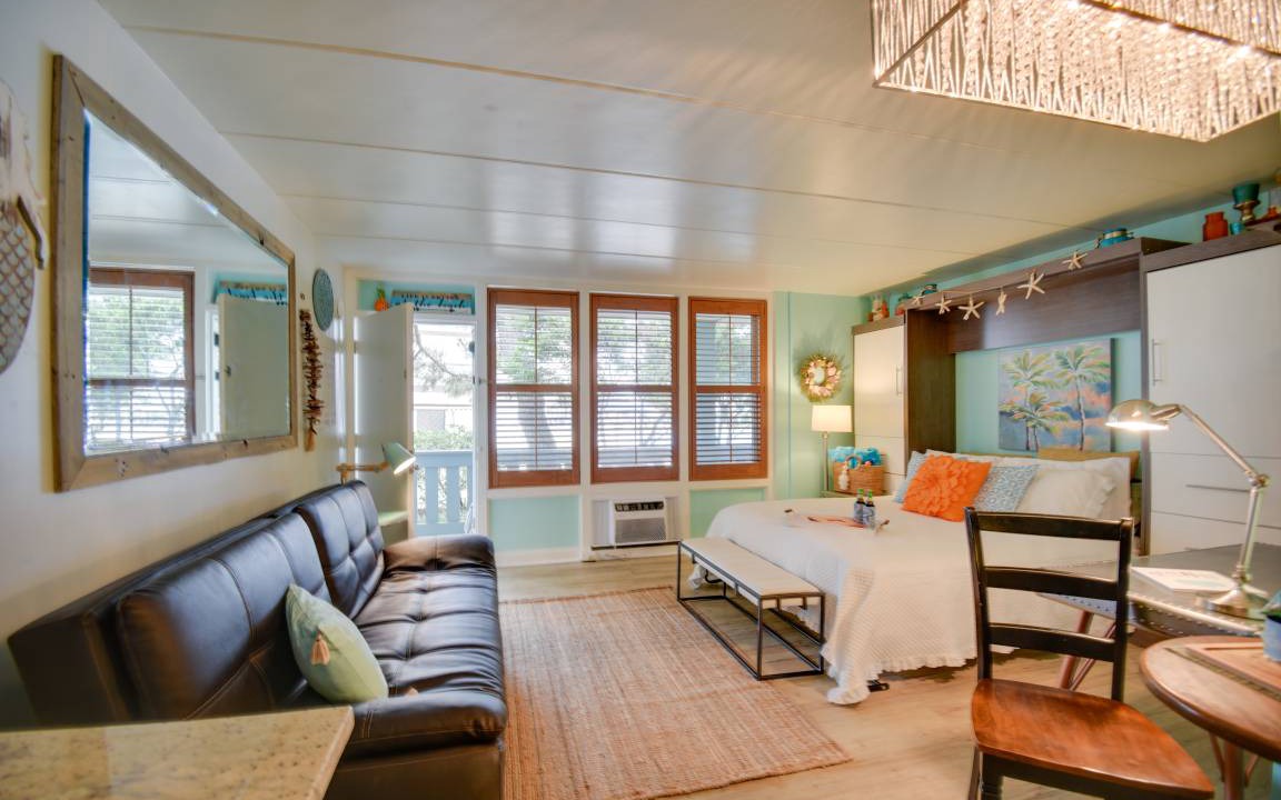 Photo of Livingroom in Northeast Virginia Beach