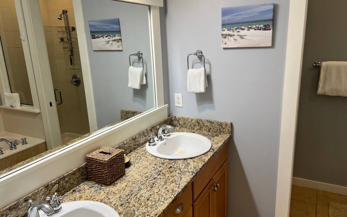 Photo of Bathroom in Laurel Grove