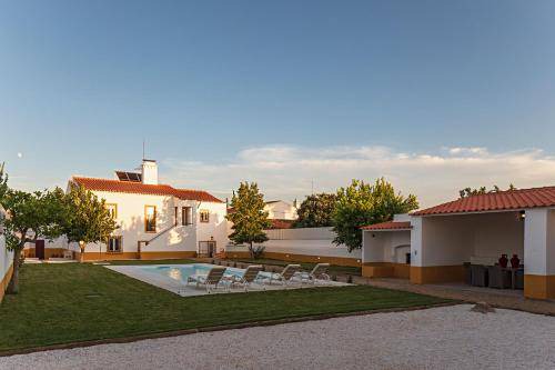Photo of Buildings in Sousel
