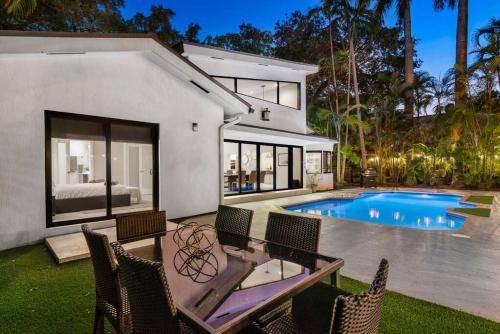 Photo of Outdoor in Northeast Coconut Grove
