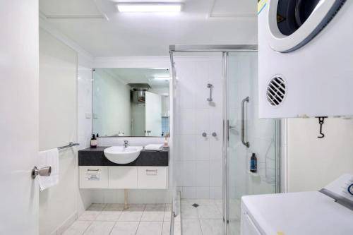 Photo of Bathroom in Cullen Bay