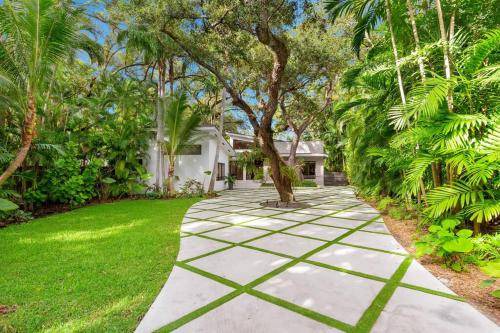 Photo of Others in Northeast Coconut Grove