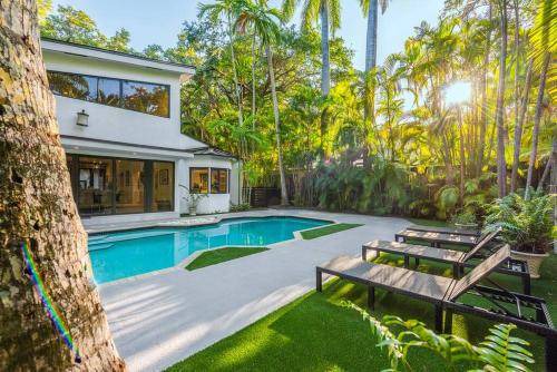 Photo of Others in Northeast Coconut Grove