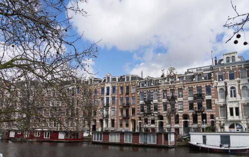 Photo of Buildings in Helmersbuurt