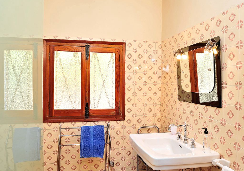 Photo of Bathroom in Trencall