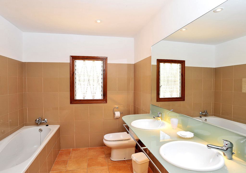 Photo of Bathroom in Trencall