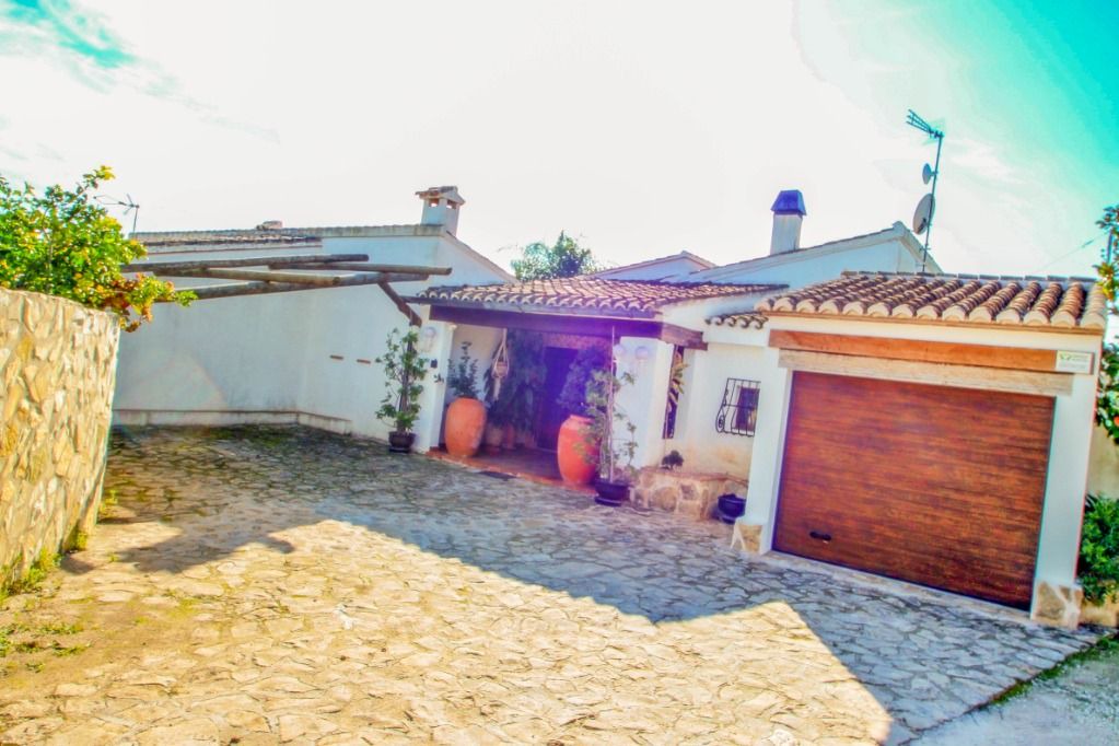 Photo of Buildings in Canor