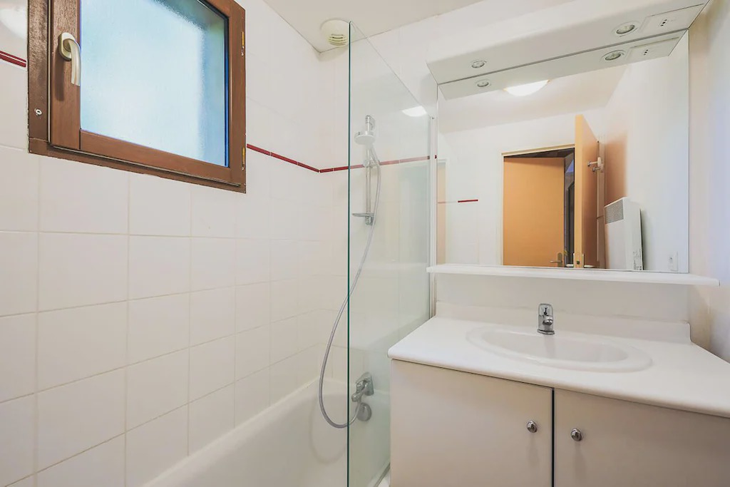 Photo of Bathroom in La Joue du Loup