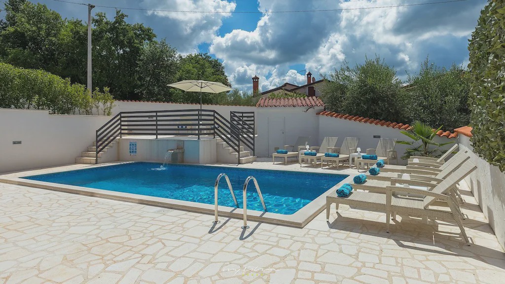 Photo of Outdoor in Buici