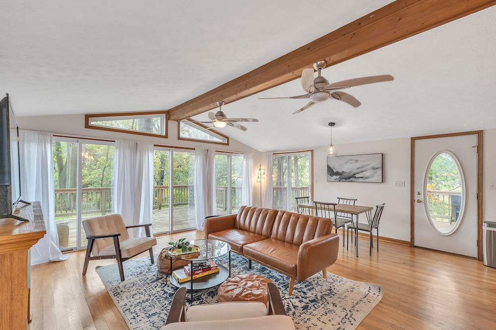 Photo of Livingroom in Fishers Hill
