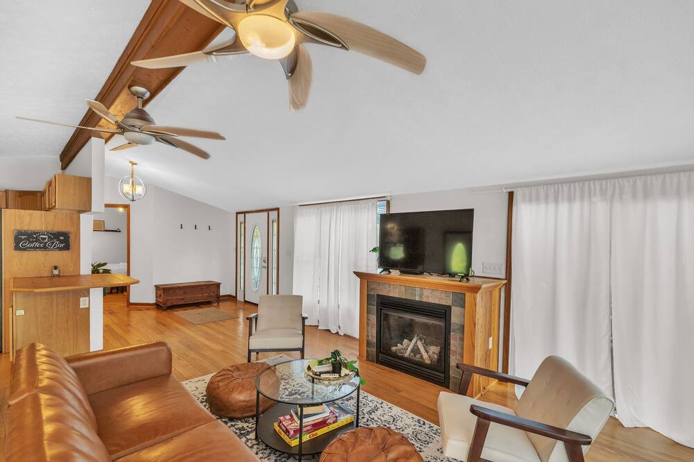 Photo of Livingroom in Fishers Hill