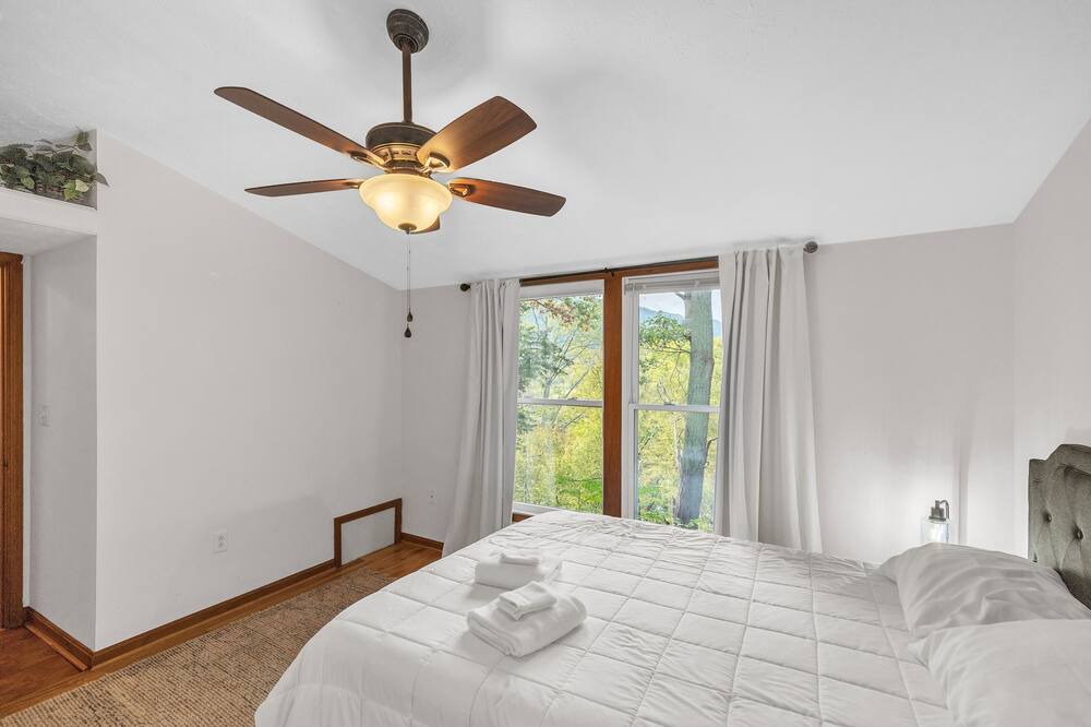 Photo of Bedroom in Fishers Hill