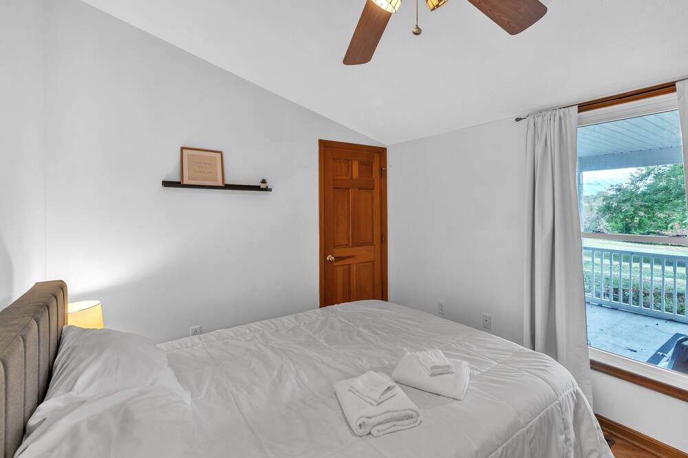 Photo of Bedroom in Fishers Hill