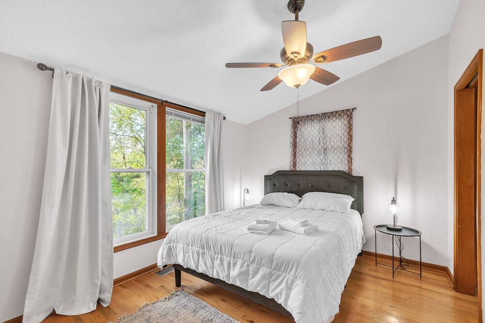 Photo of Bedroom in Fishers Hill
