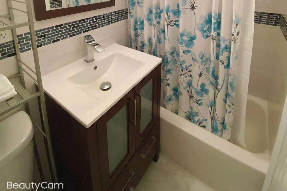 Photo of Bathroom in East Flushing