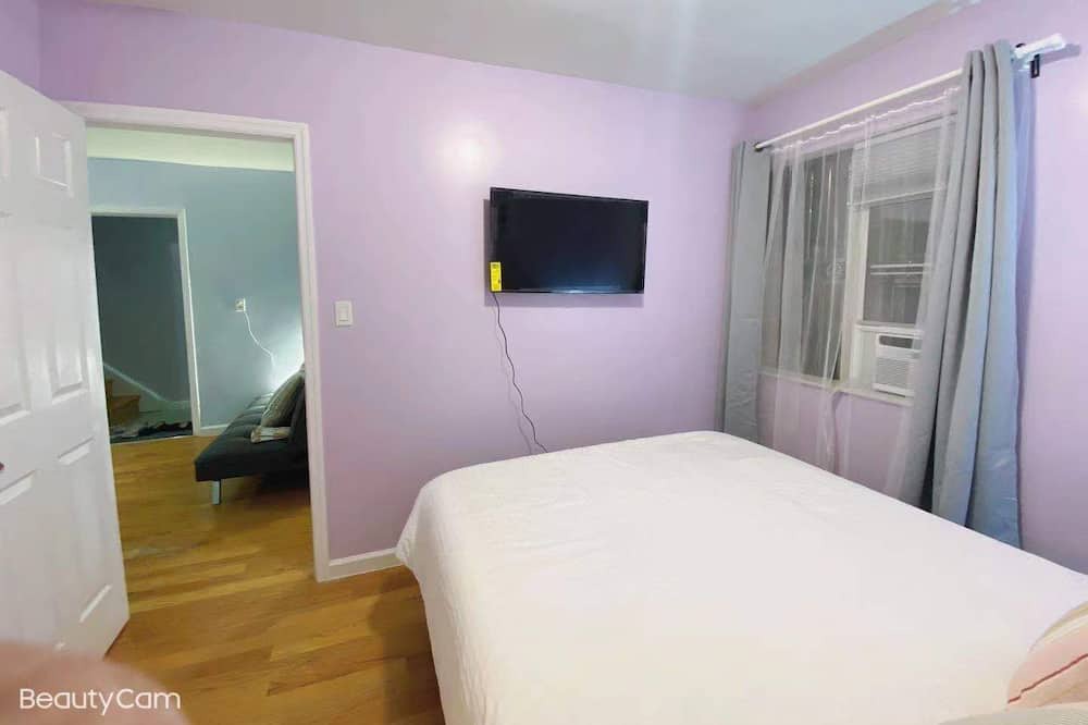 Photo of Bedroom in East Flushing