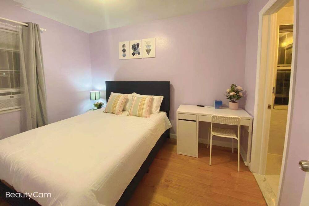 Photo of Bedroom in East Flushing