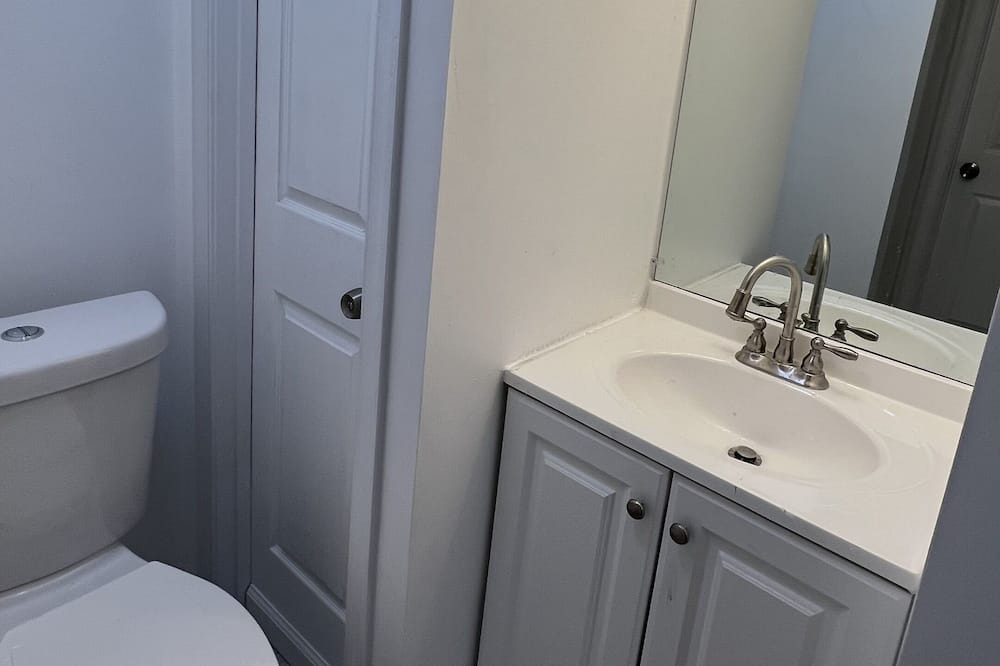 Photo of Bathroom in Lorton