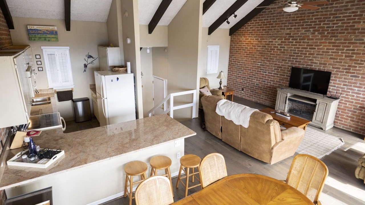 Photo of Livingroom in Dan River