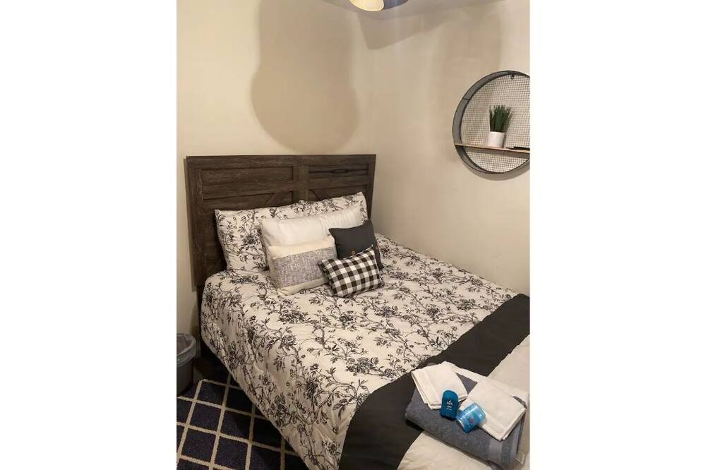Photo of Bedroom in Gary