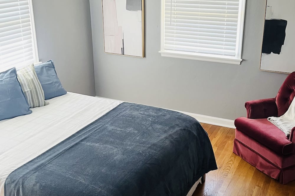Photo of Bedroom in Mount Carmel