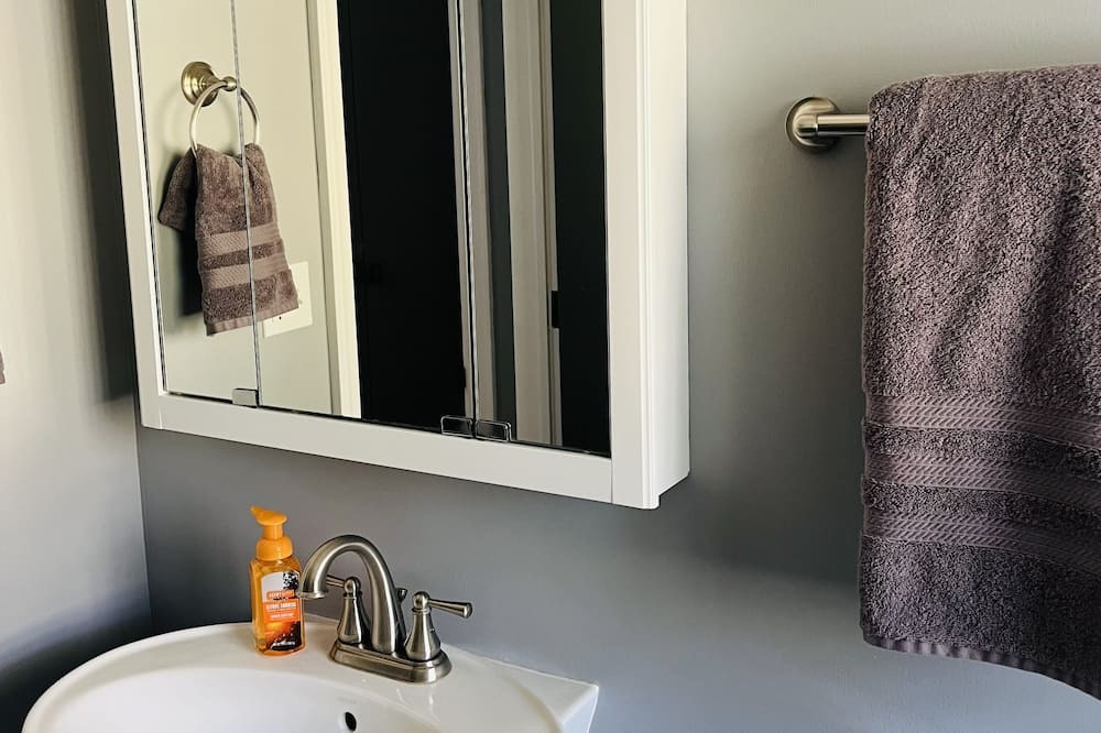 Photo of Bathroom in Mount Carmel