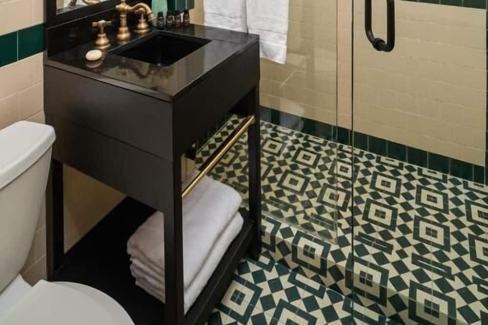 Photo of Bathroom in South Pointe