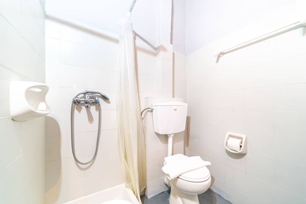 Photo of Bathroom in Gardenos