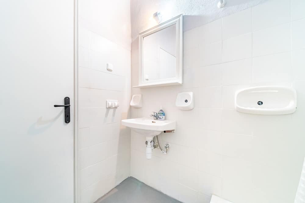 Photo of Bathroom in Gardenos