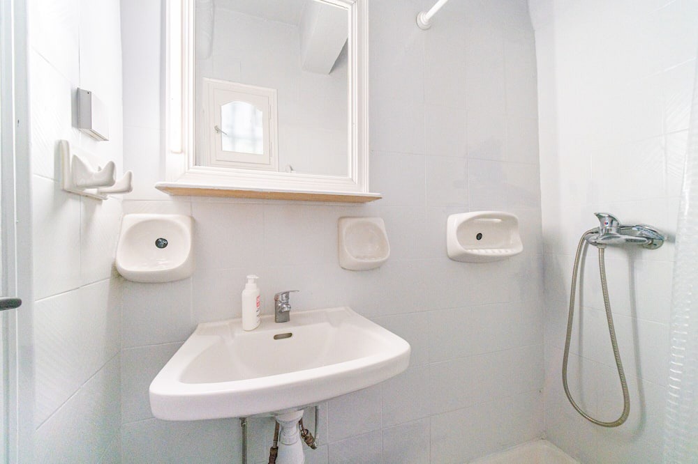 Photo of Bathroom in Gardenos