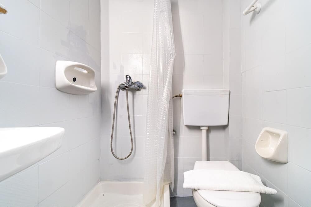 Photo of Bathroom in Gardenos