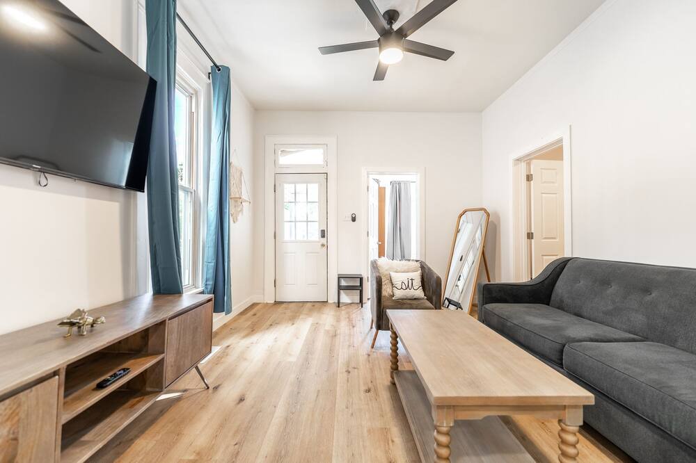 Photo of Livingroom in Fountain Square