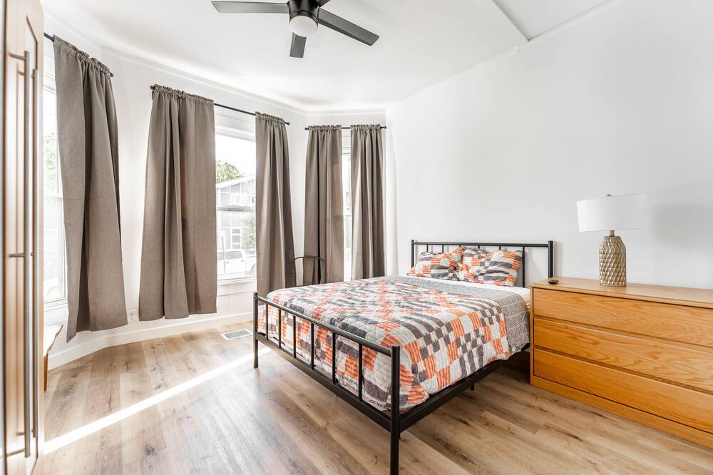 Photo of Bedroom in Fountain Square