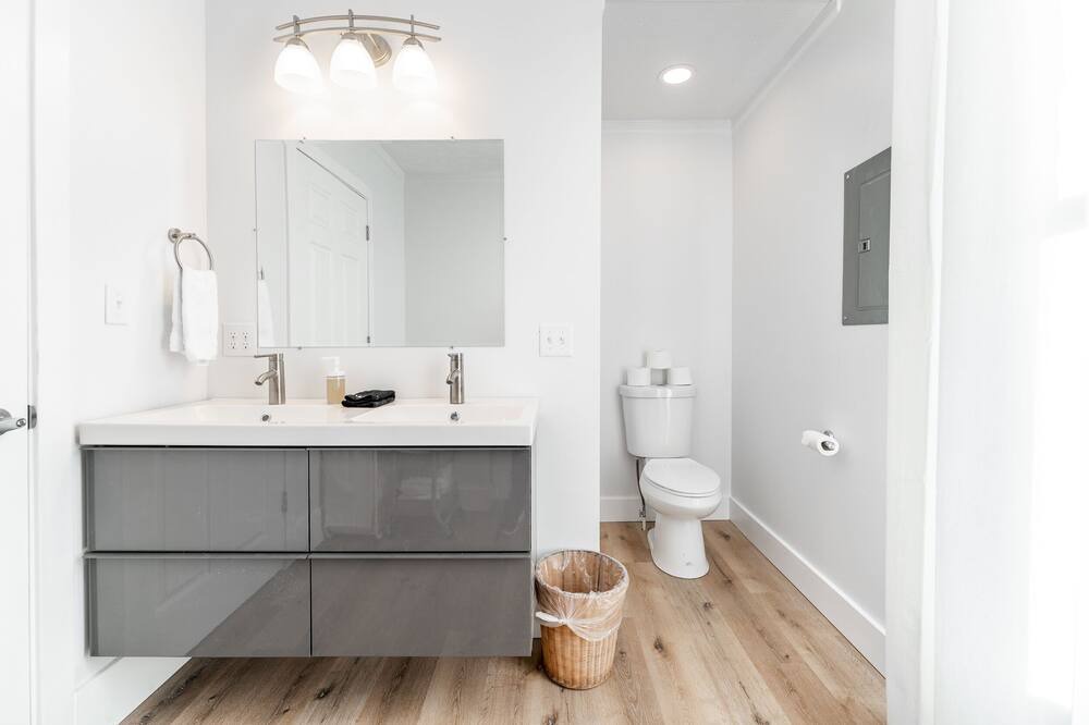 Photo of Bathroom in Fountain Square