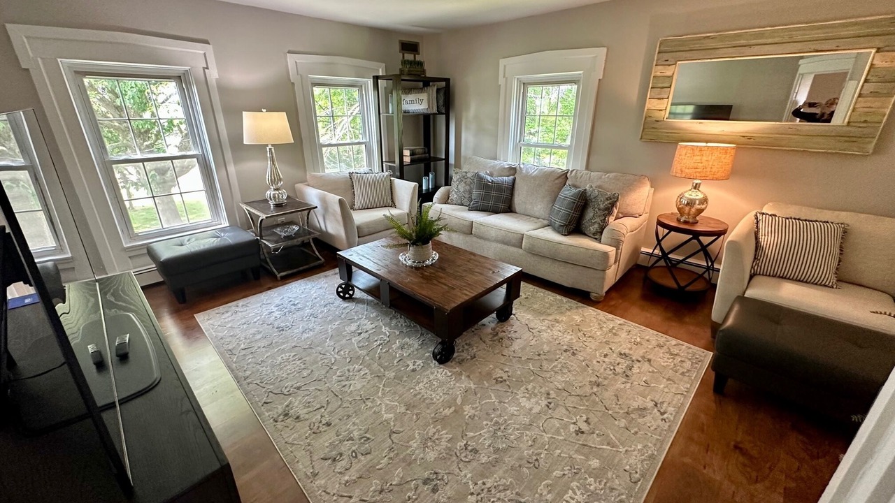 Photo of Livingroom in Orchard Park
