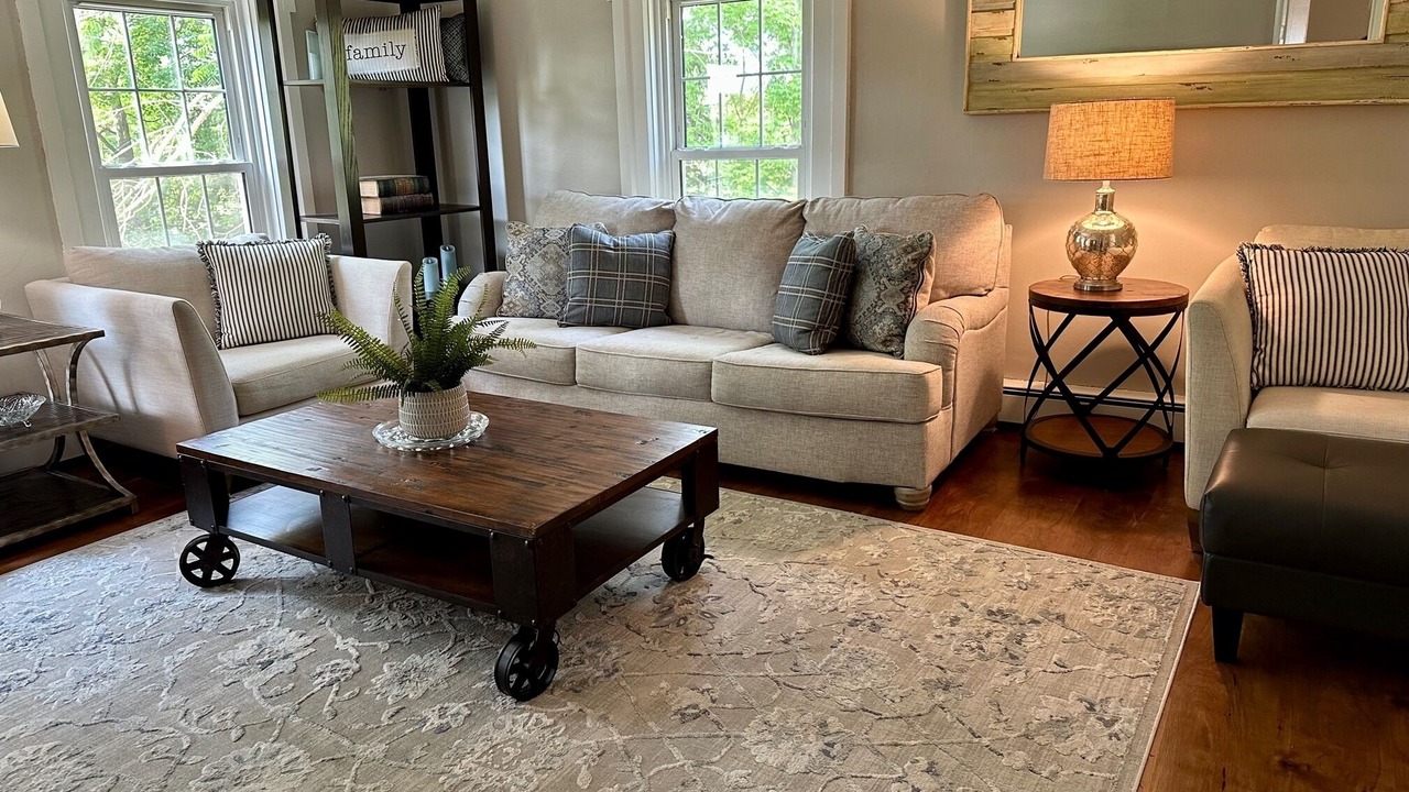 Photo of Livingroom in Orchard Park