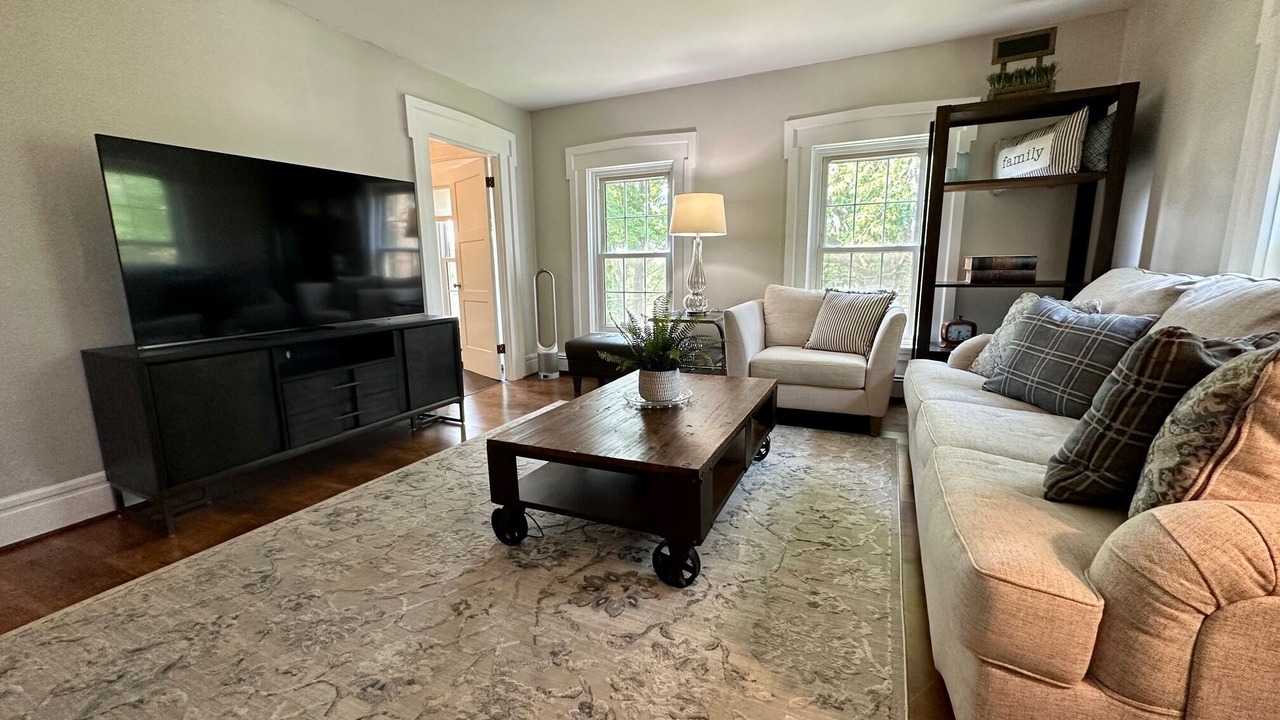 Photo of Livingroom in Orchard Park