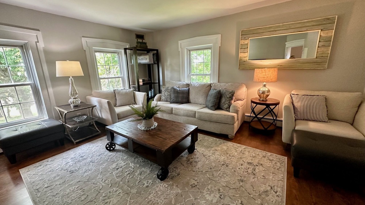 Photo of Livingroom in Orchard Park
