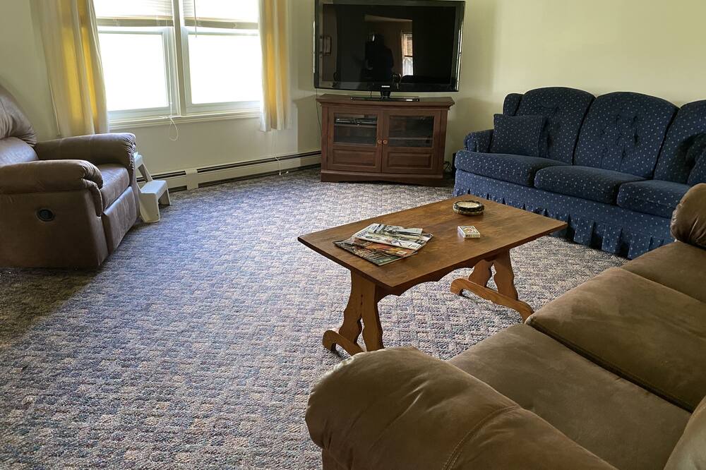 Photo of Livingroom in Cooperstown
