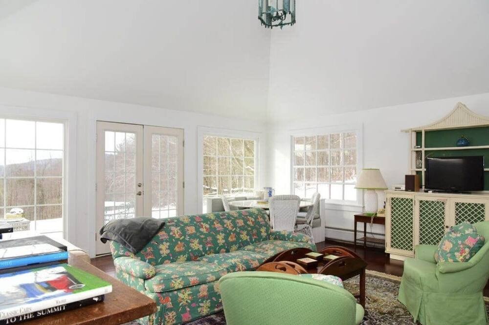 Photo of Livingroom in West Stockbridge