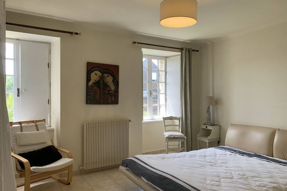Photo of Bedroom in Treguier