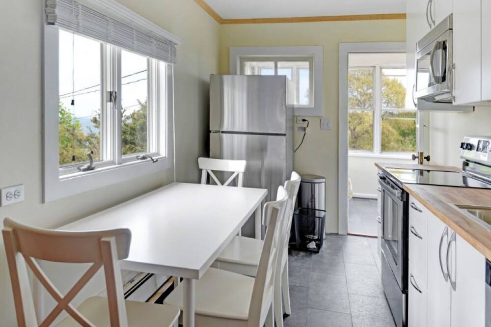 Photo of Kitchen in Baiting Hollow