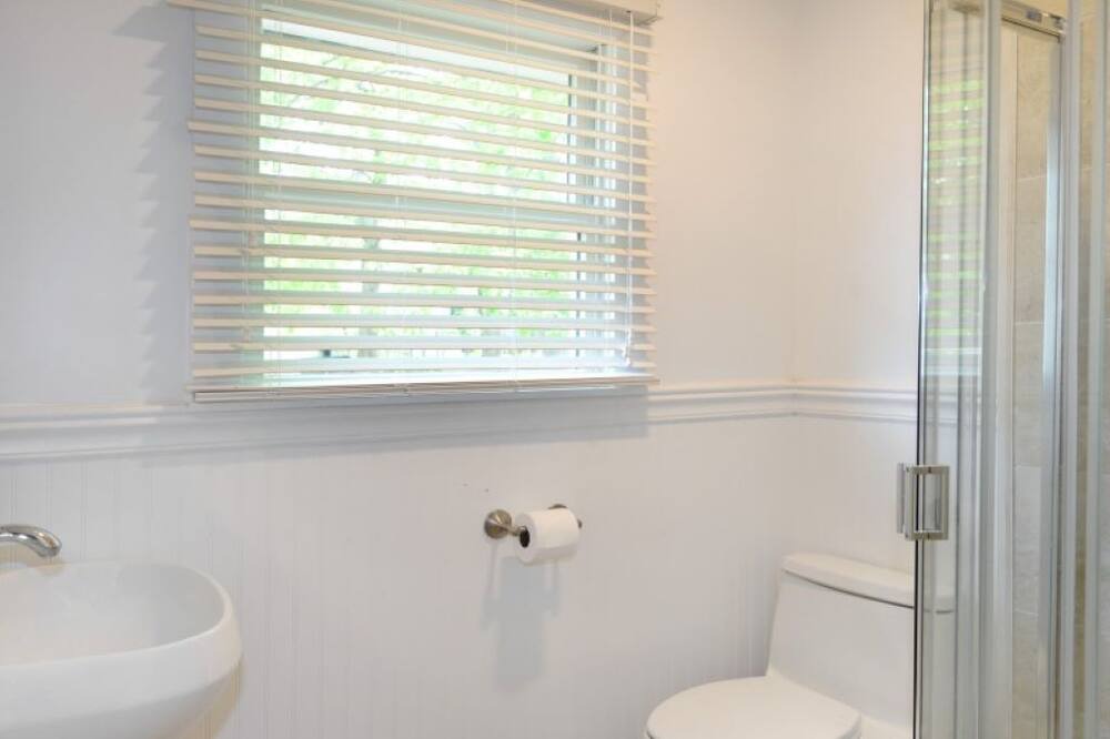 Photo of Bathroom in Baiting Hollow