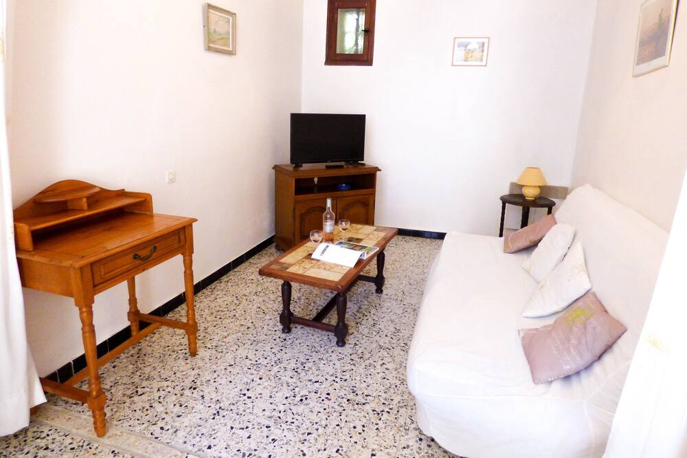 Photo of Livingroom in Labastide-de-Virac