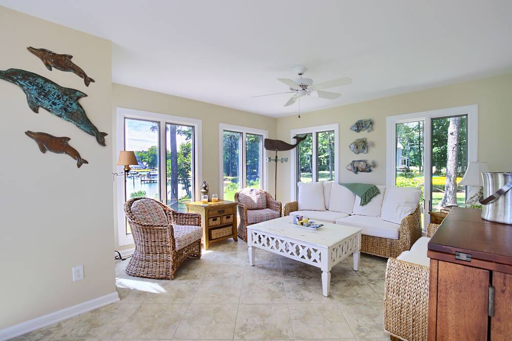 Photo of Bedroom in Moon