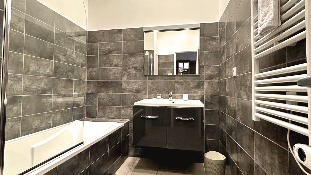Photo of Bathroom in Opera